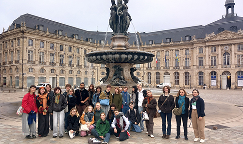 Les DNMADE du LISA sur la place de la Bourse à Bordeaux